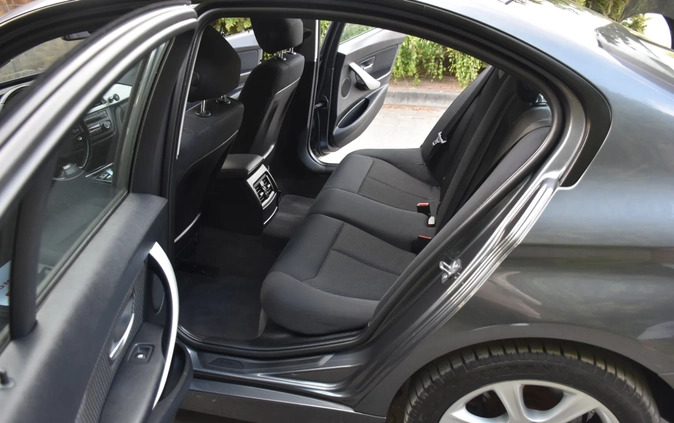 BMW Seria 3 cena 39999 przebieg: 224082, rok produkcji 2012 z Pakość małe 781